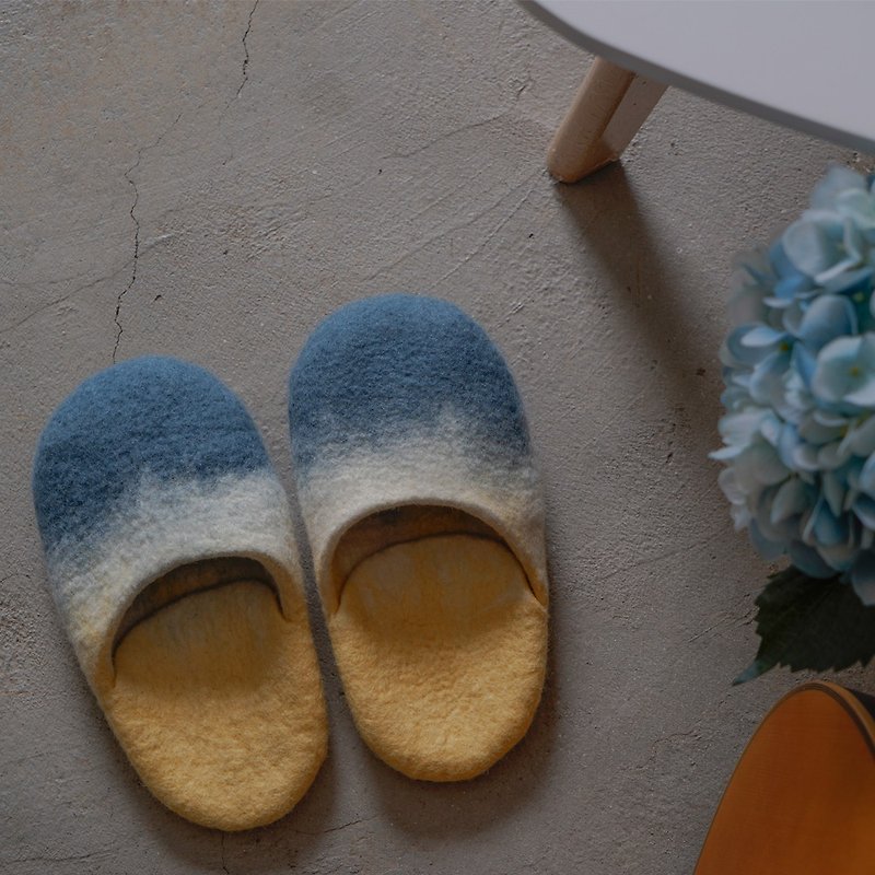 Ke man-made original design wool felt handmade slippers Japanese-style home men and women shoes mute non-slip INS wind - รองเท้าแตะในบ้าน - ขนแกะ 