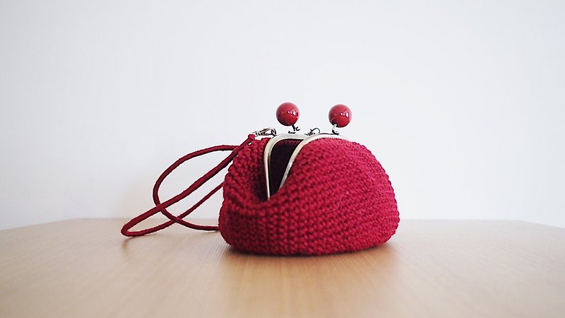 Red Purse Clasp - กระเป๋าแมสเซนเจอร์ - ผ้าฝ้าย/ผ้าลินิน สีแดง