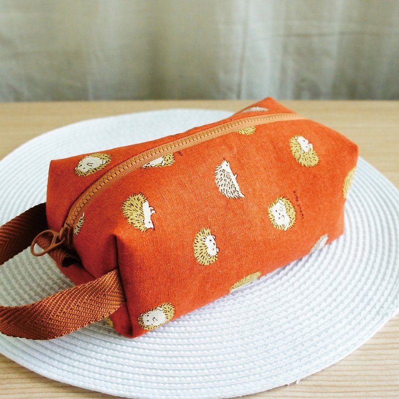 Lovely [Japanese cotton and linen] large capacity hedgehog toast stationery control pen bag, coffee orange E out of print spot - กล่องดินสอ/ถุงดินสอ - ผ้าฝ้าย/ผ้าลินิน สีส้ม