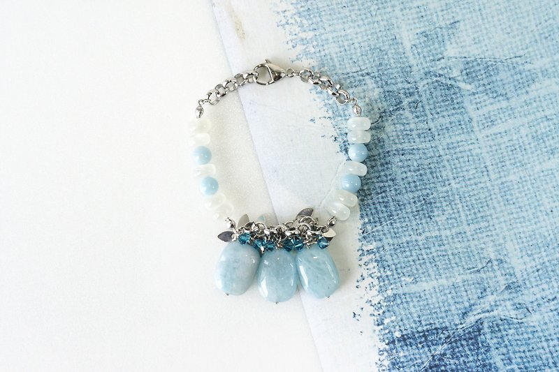 Light Blue Aquamarine Bracelet with Moonstone - Bracelets - Gemstone Blue