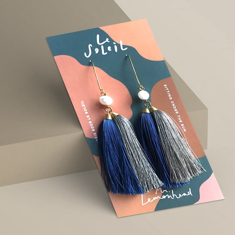 Tassel earrings light blue and gray with real pearl - 耳環/耳夾 - 繡線 銀色