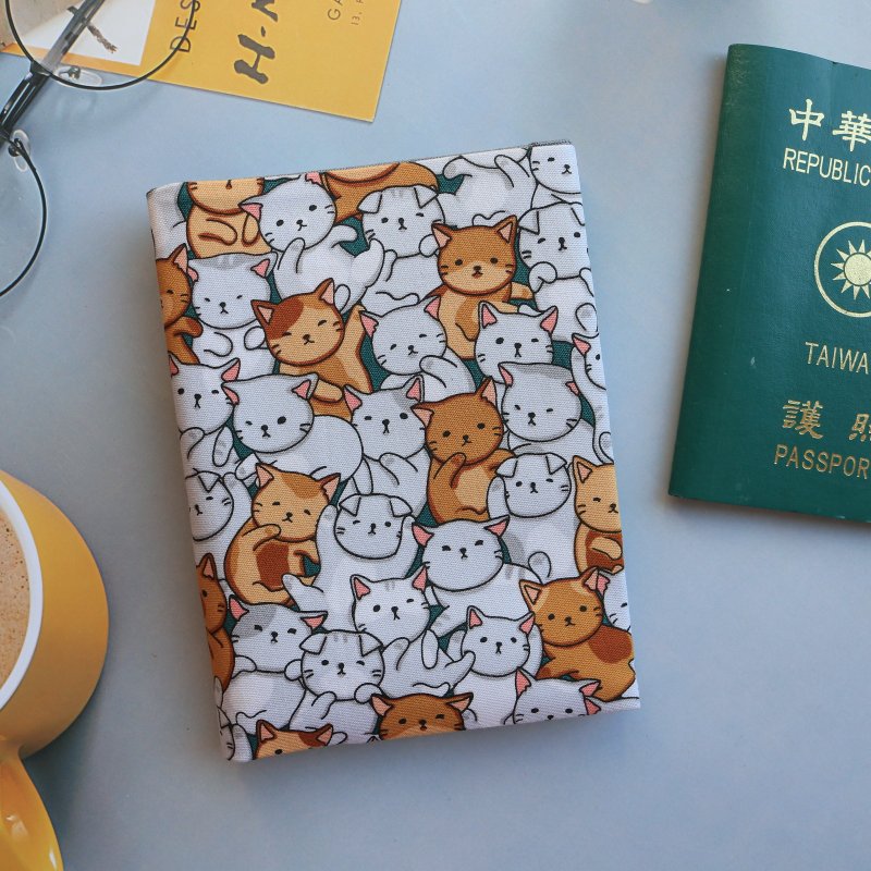 [Cat] Limited edition passport cover, passport holder, passport bag - ที่เก็บพาสปอร์ต - ผ้าฝ้าย/ผ้าลินิน สีน้ำเงิน