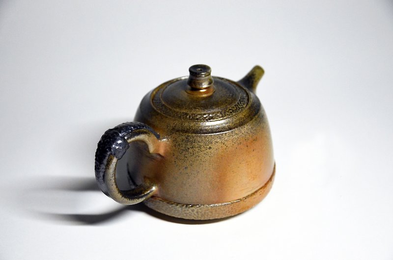 柴燒十字正把茶壺 - 花瓶/花器 - 陶 