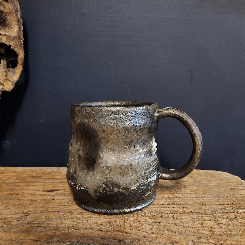 Wood-fired pottery mug/coffee cup - แก้วมัค/แก้วกาแฟ - ดินเผา สีดำ