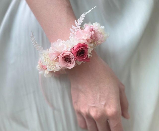 Wedding/bridal/preserved flowers/wrist flowers/wedding gifts/bridesmaid  gifts/wedding favors - Shop huayiflowerdesign Corsages - Pinkoi