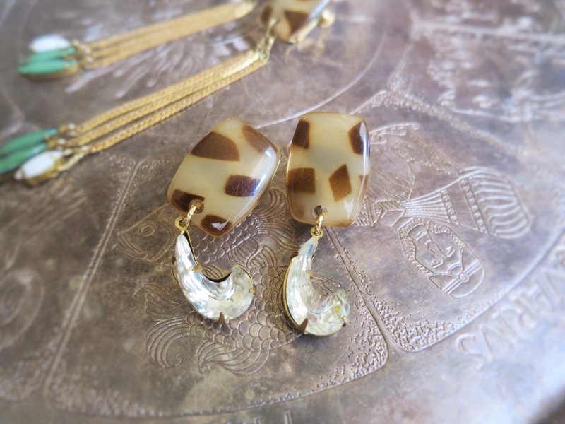 ヴィンテージイヤリング レオパード vintage earrings leopard moon <ER-LPM2> - ピアス・イヤリング - プラスチック ブラウン