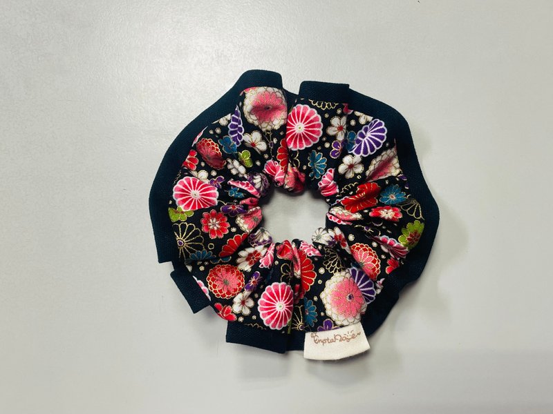 Shui Liangliang-Japanese Style Scrunchie-Edge Piping Clause - เครื่องประดับผม - ผ้าฝ้าย/ผ้าลินิน สีดำ