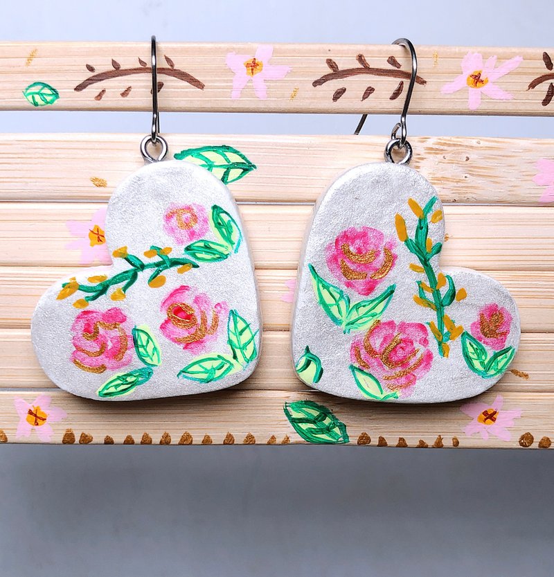 復古玫瑰手繪圖 手作黏土耳環 手繪捏製 不銹鋼 吊墜款 - 耳環/耳夾/耳骨夾 - 黏土 銀色