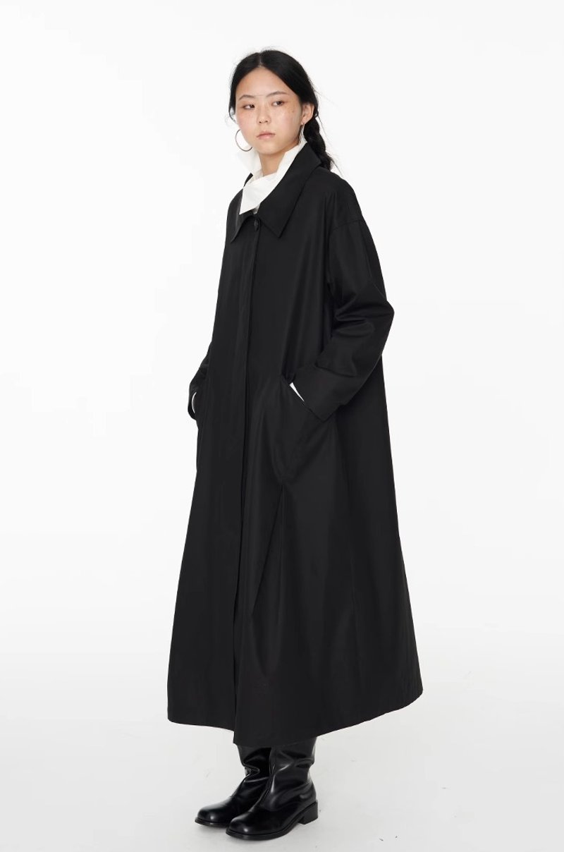 EMBLEM 西服領極簡風衣外套 - 女西裝外套 - 其他材質 黑色