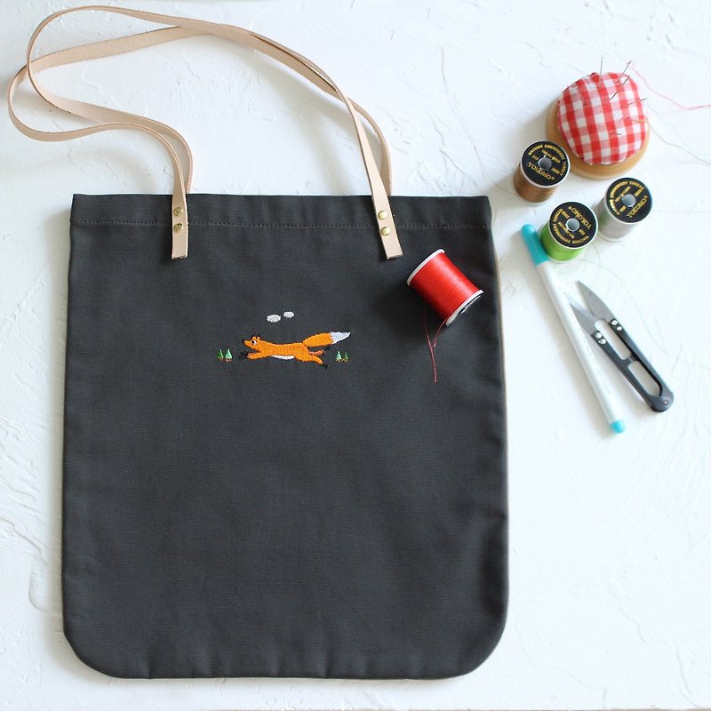 Fox two-tone tote bag  Handmade shoulder bag I Story_Fox's Love - กระเป๋าแมสเซนเจอร์ - ผ้าฝ้าย/ผ้าลินิน สีดำ