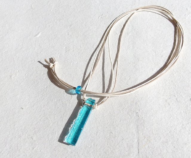 Glass feather (wing [blue green]) necklace [string color and length can be  chosen] [made to order] - Shop Happy Glass Caprice Necklaces - Pinkoi