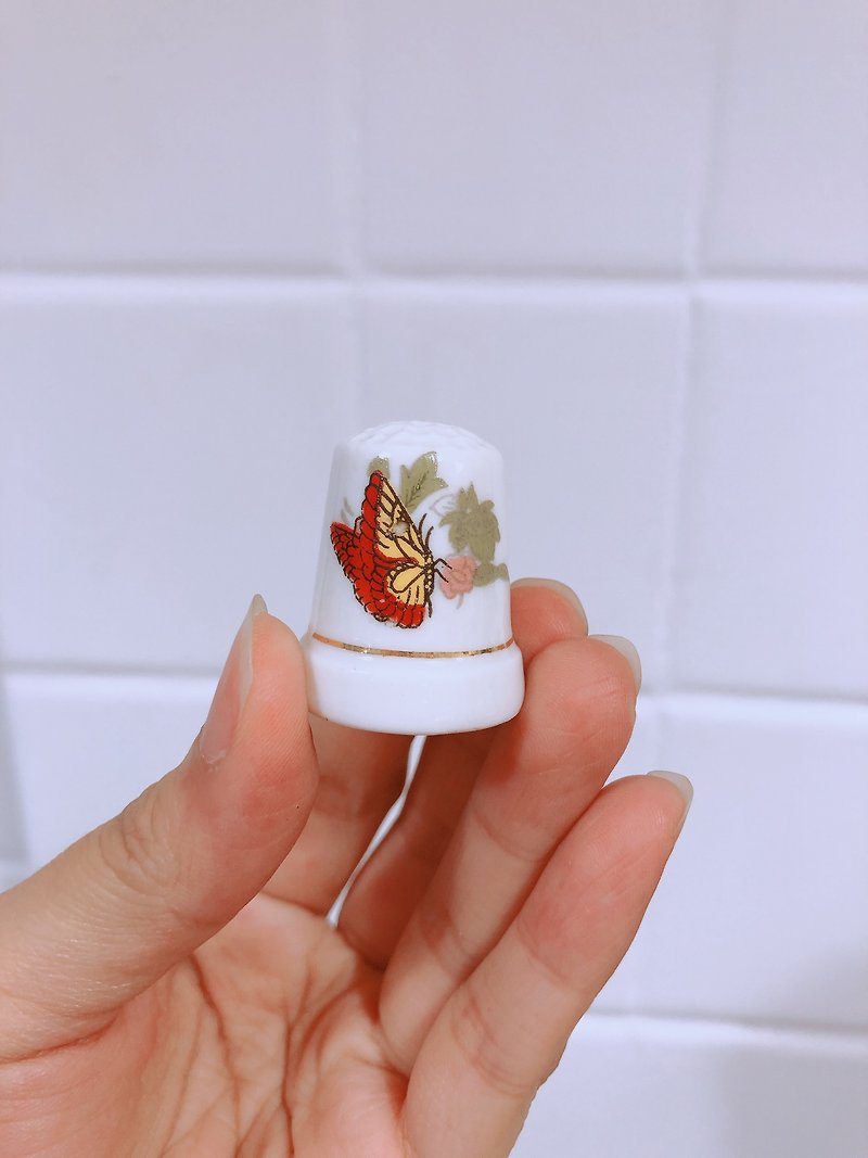 British antique porcelain thimble flower and butterfly series C - Items for Display - Porcelain 