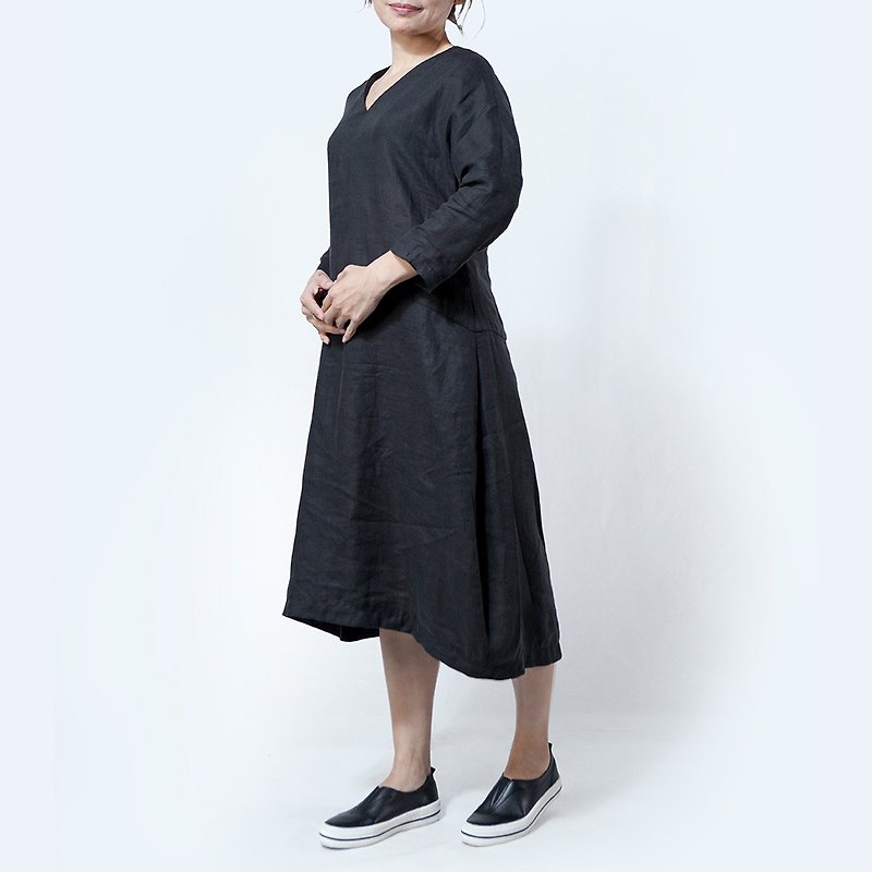 V collar one piece dress - linen, color: black - ชุดเดรส - ผ้าฝ้าย/ผ้าลินิน สีดำ