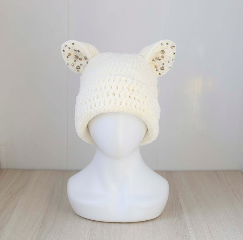 knitted hat cat