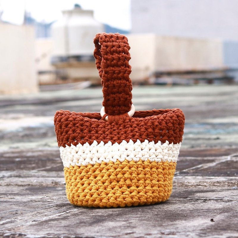 Broadband wooden ring hand crocheted bag - Brown yellow