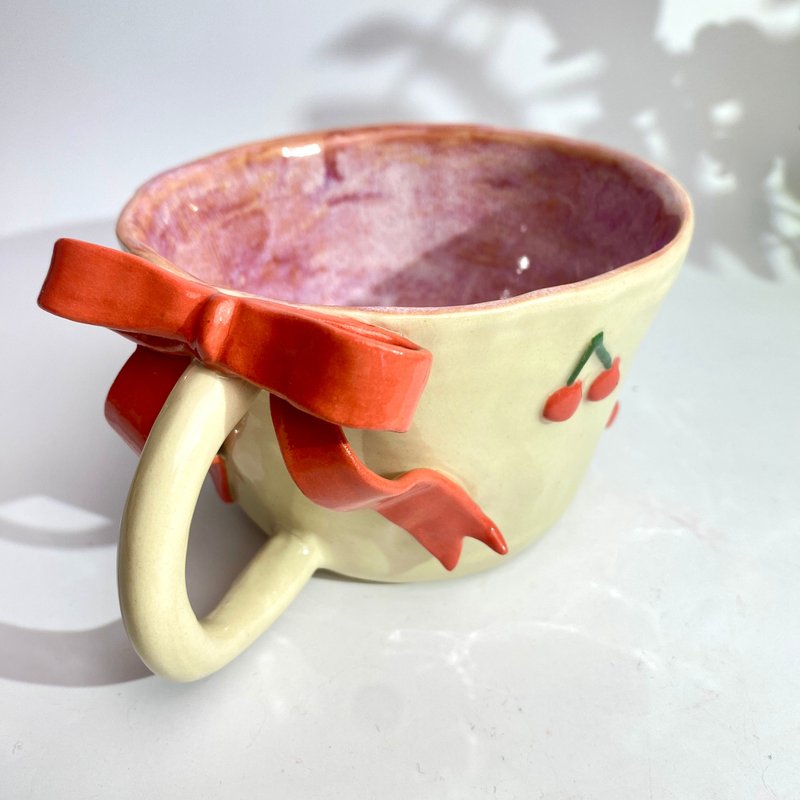 Handmade ceramic mug with cute cherry and red bow pattern. - 咖啡杯/馬克杯 - 陶 紅色