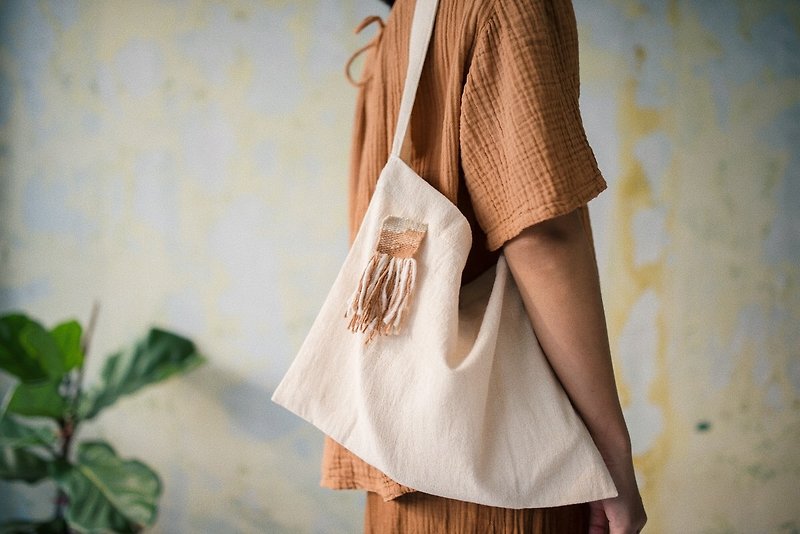 กระเป๋าย่ามวันง่าย // EASY cross body bag - Messenger Bags & Sling Bags - Cotton & Hemp White