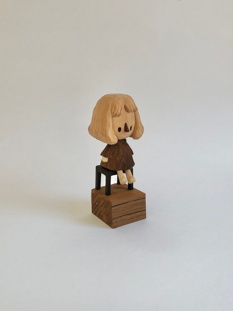 Handmade wooden carving Little buddy at rest - 擺飾/家飾品 - 木頭 咖啡色