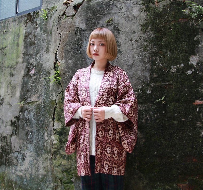 Back to Green :: Japanese kimono back wine purple palace vintage kimono (KC-18) - Women's Casual & Functional Jackets - Silk Purple