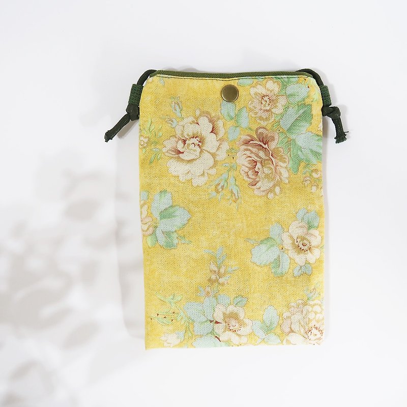 Douba Style Phone Bag - กระเป๋าถือ - ผ้าฝ้าย/ผ้าลินิน สีเหลือง