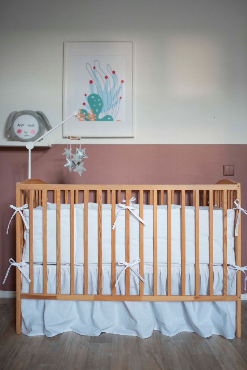 White bumper pad for crib – neutral baby cot bumper with ties - Bedding - Cotton & Hemp White