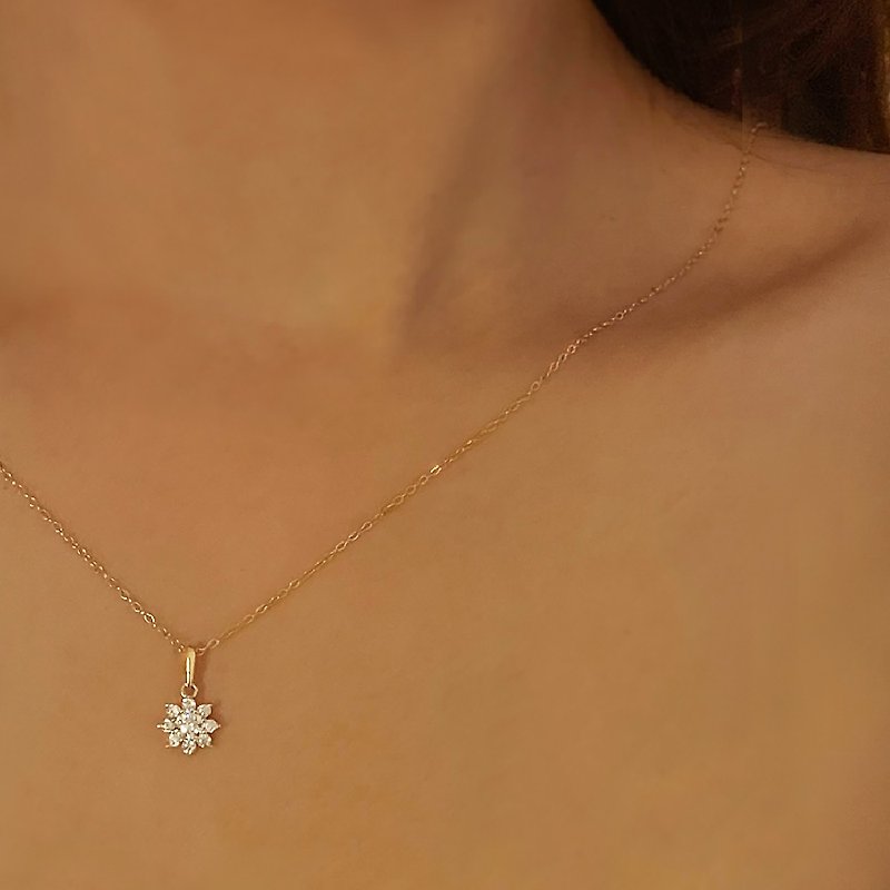 【CReAM】Heloise small flower bright diamond gold-plated necklace for women (full length 45cm) - Necklaces - Other Metals 