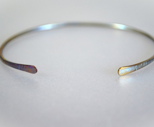 Titanium bangle・チタンバングル=ゴールド&B=楕円形・内径５８mm - ショップ ねこへい工房 ブレスレット - Pinkoi