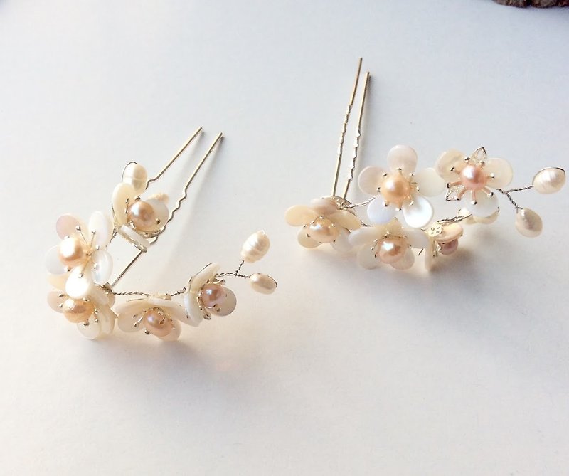 Meow Handmade ~ Shell Plum Blossom Small U Hairpin (Pair) - Hair Accessories - Other Materials White