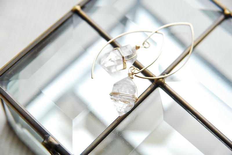 ダブルポイント水晶のマーキスフックピアス１４kgf - 耳環/耳夾 - 半寶石 白色