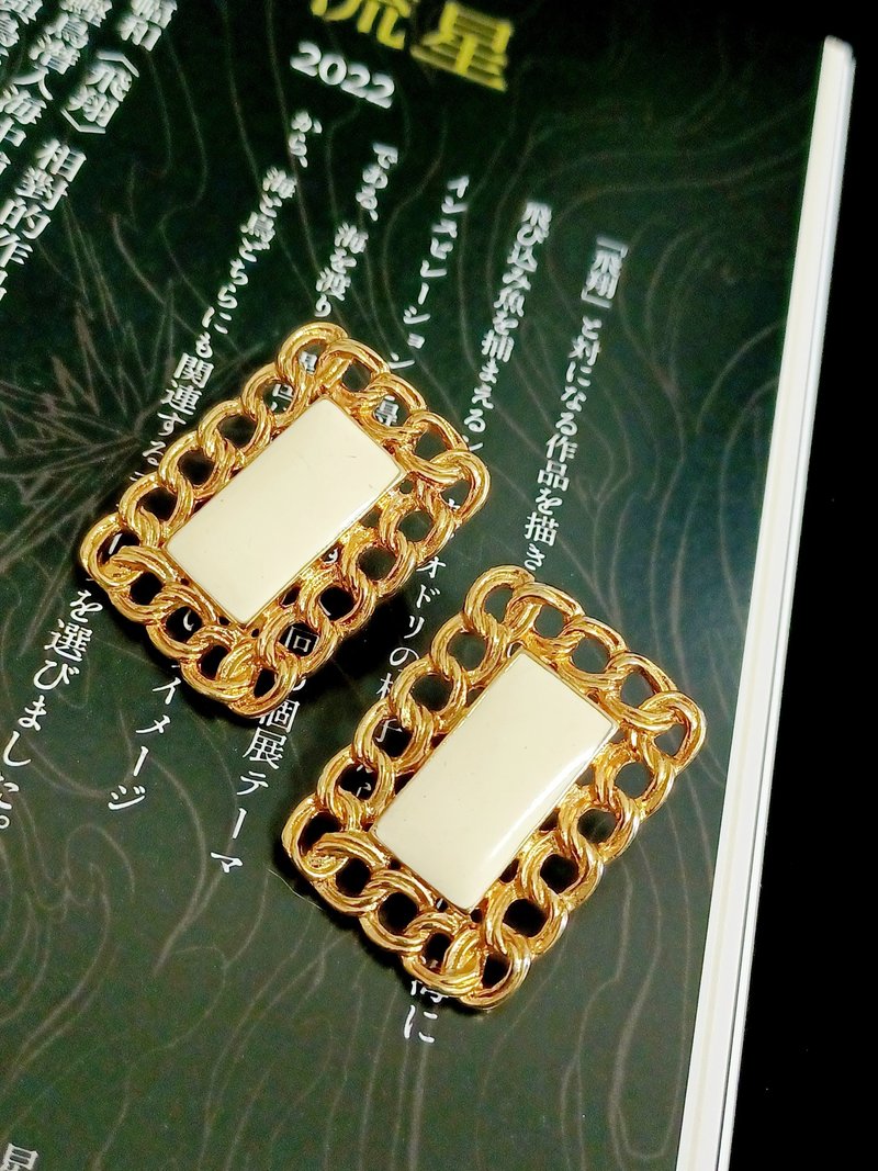 vintage jewelry  Monet 古董金色藤編白琺瑯夾式耳環 - 耳環/耳夾/耳骨夾 - 其他金屬 