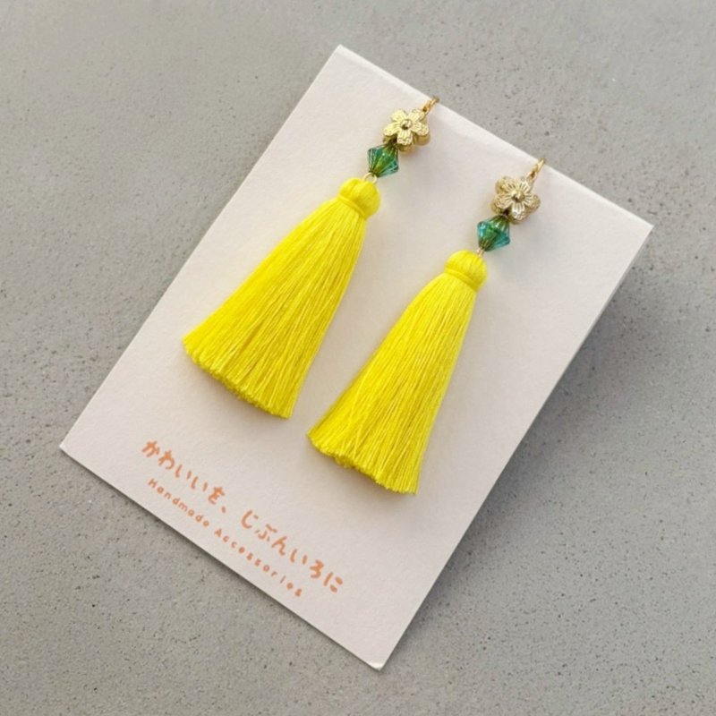 ミモザイヤリング - 耳環/耳夾/耳骨夾 - 繡線 黃色