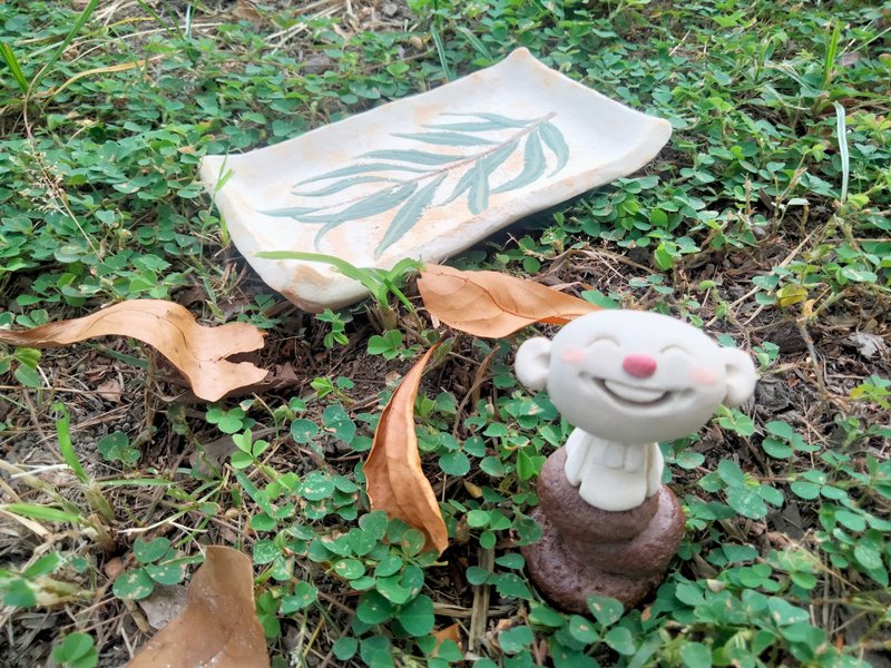 微笑的小沙彌香插座 - 擺飾/家飾品 - 陶 