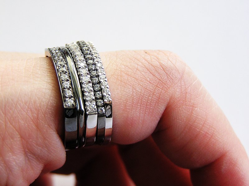 925銀鍍18K黑金鑲方晶鋯石戒指一隻 - 戒指 - 其他金屬 黑色