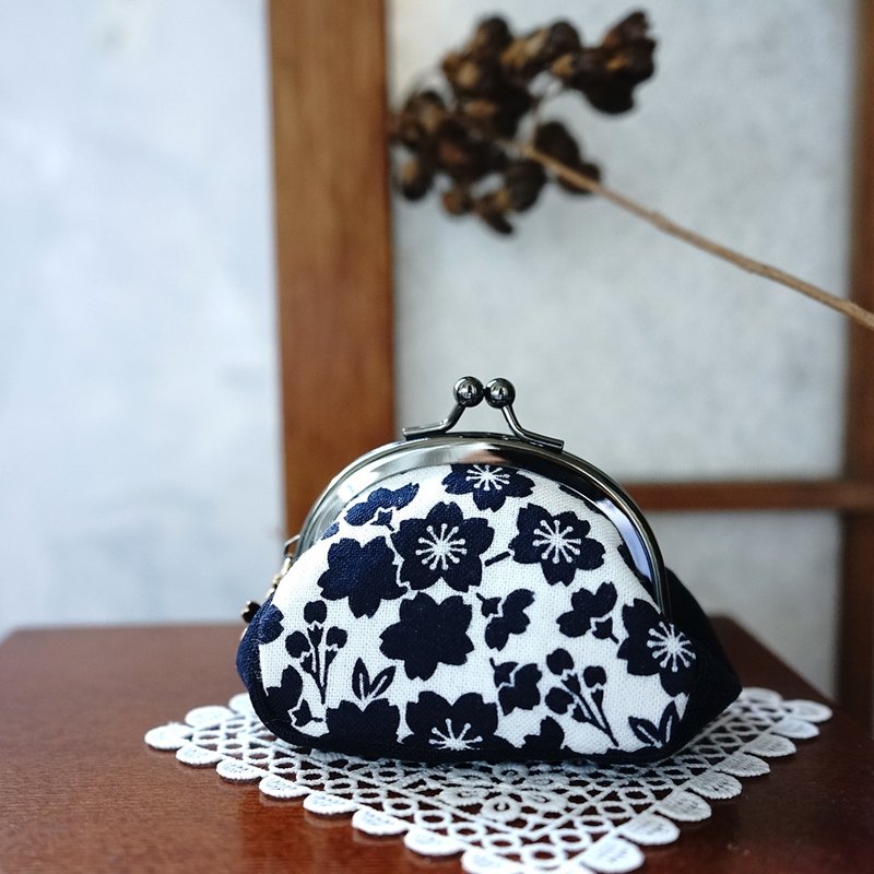 Coin Purse/Light Ink Sakura Three-dimensional Small Mouth Gold Bag/Sakura Blossoms in Bloom - กระเป๋าใส่เหรียญ - ผ้าฝ้าย/ผ้าลินิน 