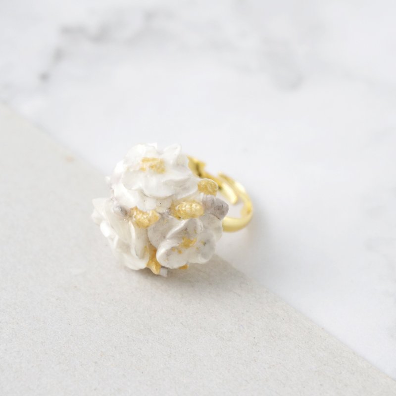 大理石紋花球戒指 金色款 手工黏土裱花 可客製 - 戒指 - 黏土 金色