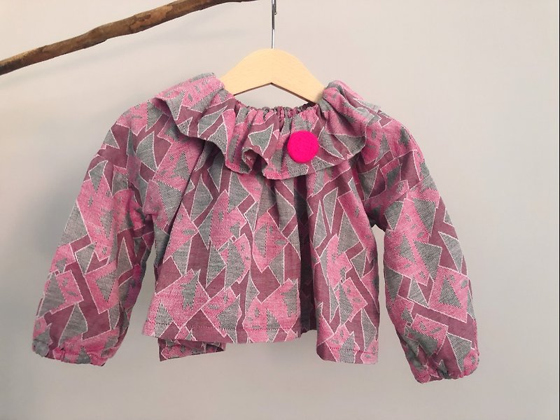 Geometric pattern top-pink green-wool felt polka dot neckline - Tops & T-Shirts - Cotton & Hemp Pink