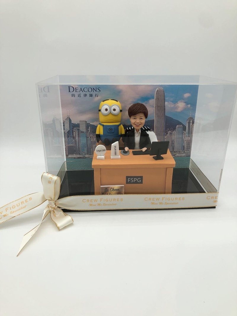 Minions accompany lawyers at work, law firm gifts, retirement gifts, lawyer gifts - Pottery & Glasswork - Pottery Multicolor