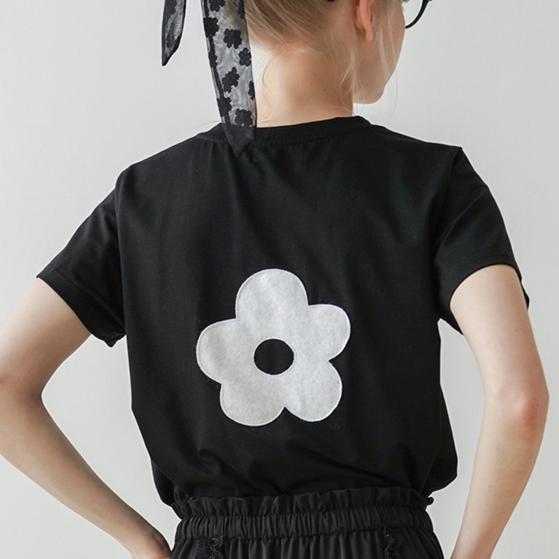 花朵黑色T恤 T-shirt - imakokoni - 女 T 恤 - 棉．麻 黑色