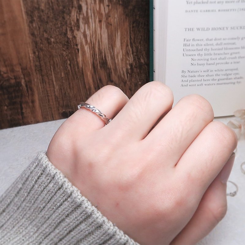 Light and shadow roundabout sterling silver ring (one) - แหวนทั่วไป - เงินแท้ สีเงิน