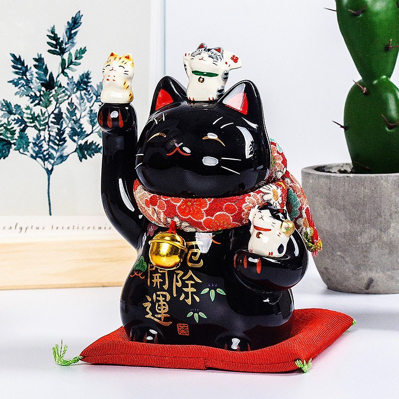 Japanese pharmacist kiln hand-painted, lucky, lucky, lucky, disaster-eliminating, black, lucky cat ceramic car ornaments - ของวางตกแต่ง - ดินเผา สีดำ