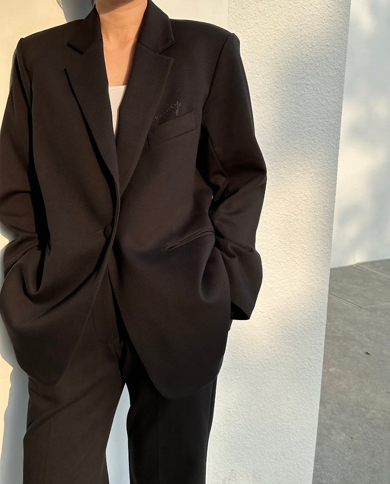 Embroidered Logo Classic Suit Blazer - Women's Blazers & Trench Coats - Cotton & Hemp 