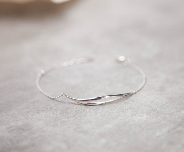 Flowing time sterling silver bracelet | Statement series