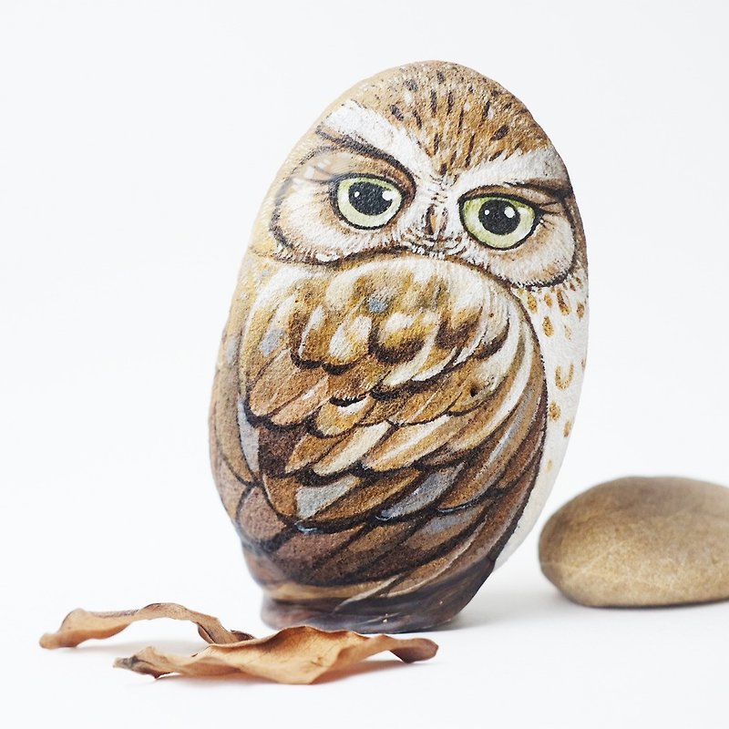 Owl stone painting, - ของวางตกแต่ง - วัสดุกันนำ้ สีนำ้ตาล