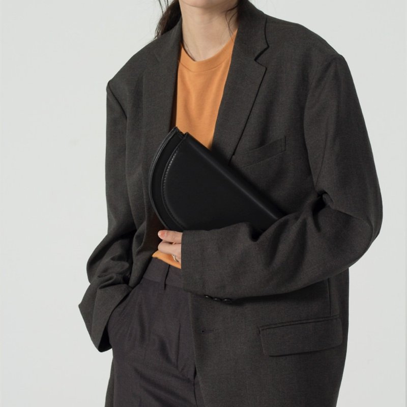 Black crescent box three-color simple semi-circular shape minimalist bag rivet single shoulder slung saddle bag - Messenger Bags & Sling Bags - Faux Leather Black