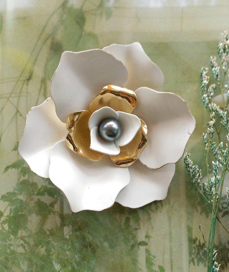 【美國西洋古董飾品】Sarah Cov 1962年 Camellia系列 別針 胸針 - 徽章/別針 - 其他金屬 金色