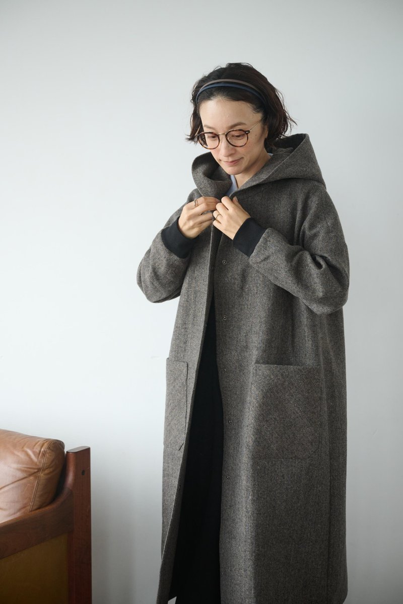 Hooded wool coat for a casual and stylish look. Long coat 241109-1 - Women's Blazers & Trench Coats - Wool 