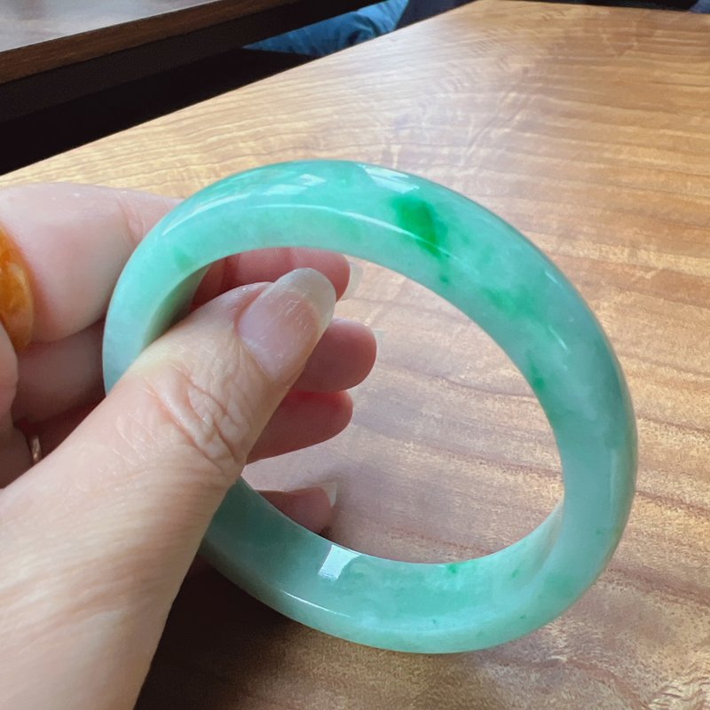 飄陽綠翡翠手鐲 | 18.5圍 | 天然緬甸玉翡翠A貨 | 送禮 - 手鍊/手環 - 玉石 綠色