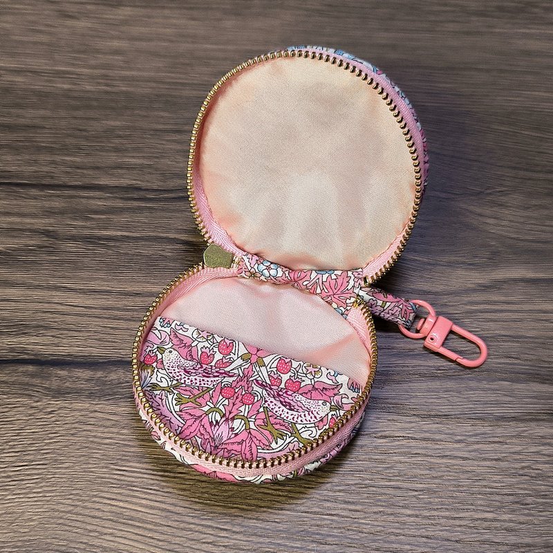 Macaron zipper earphone pouch / jewellry case Pink Strawberry Thief - กระเป๋าใส่เหรียญ - ผ้าฝ้าย/ผ้าลินิน สึชมพู