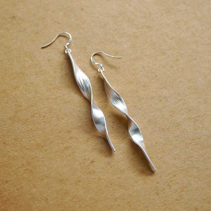 Michelle Ye Sterling Silver Long Earrings - ต่างหู - เงิน สีเงิน