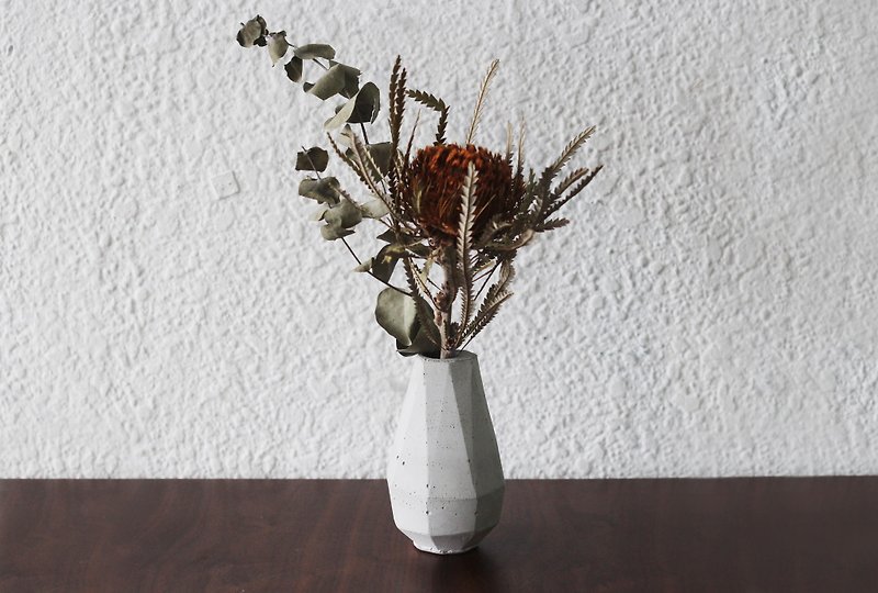 水滴 | 水泥幾何花器 乾燥花瓶 空鳳架 (可加購乾燥花) - 花瓶/陶器 - 水泥 灰色